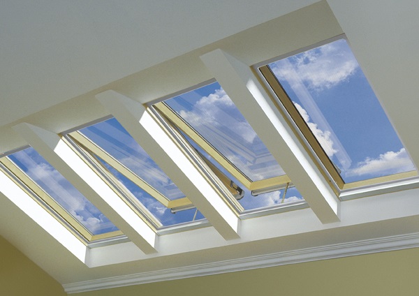 Solar operated venting skylight FVS